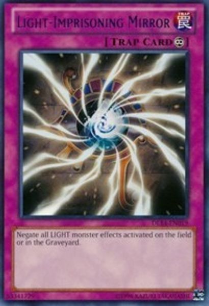 Light-Imprisoning Mirror